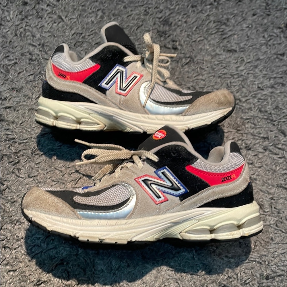 New balance 2002r